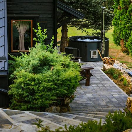 Woodenhouse With Two Apartments โอโทชาส ภายนอก รูปภาพ