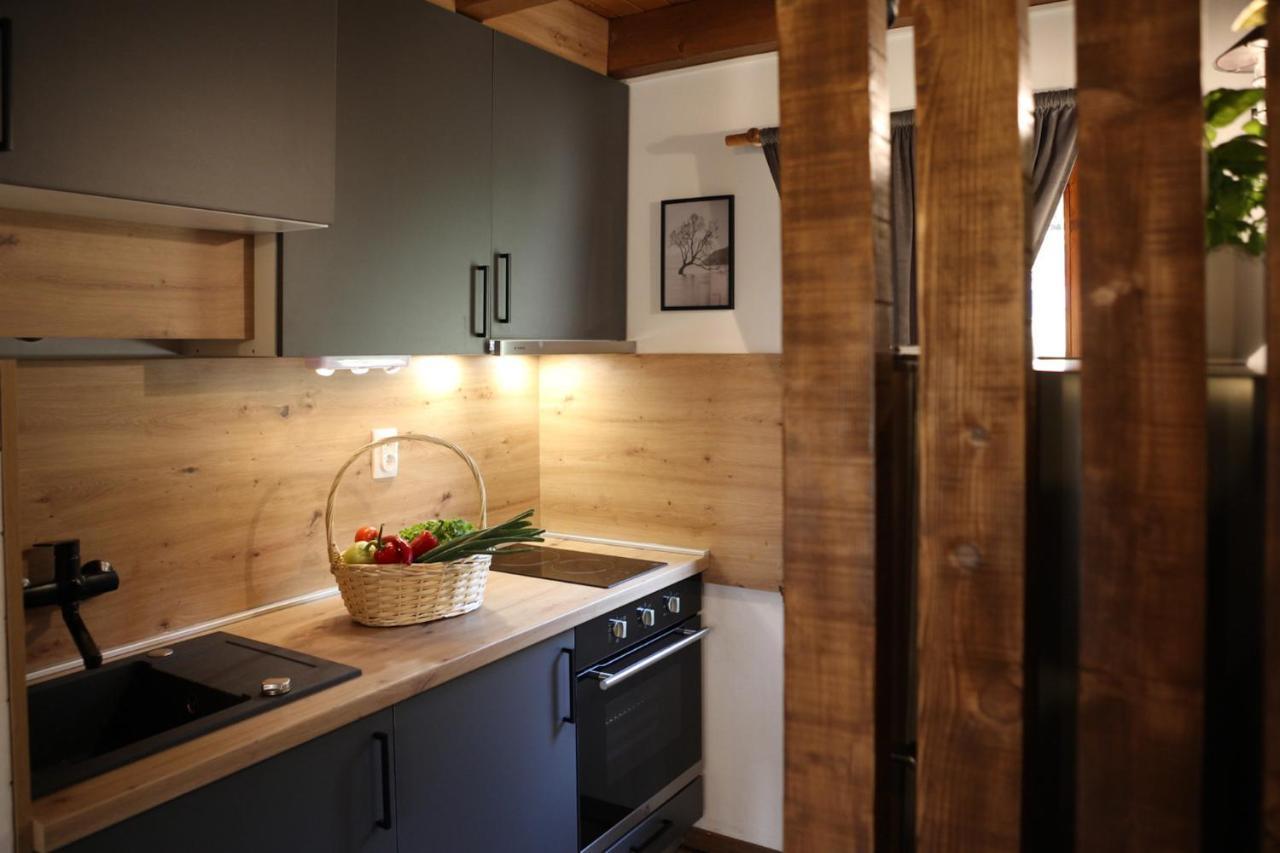 Woodenhouse With Two Apartments โอโทชาส ภายนอก รูปภาพ