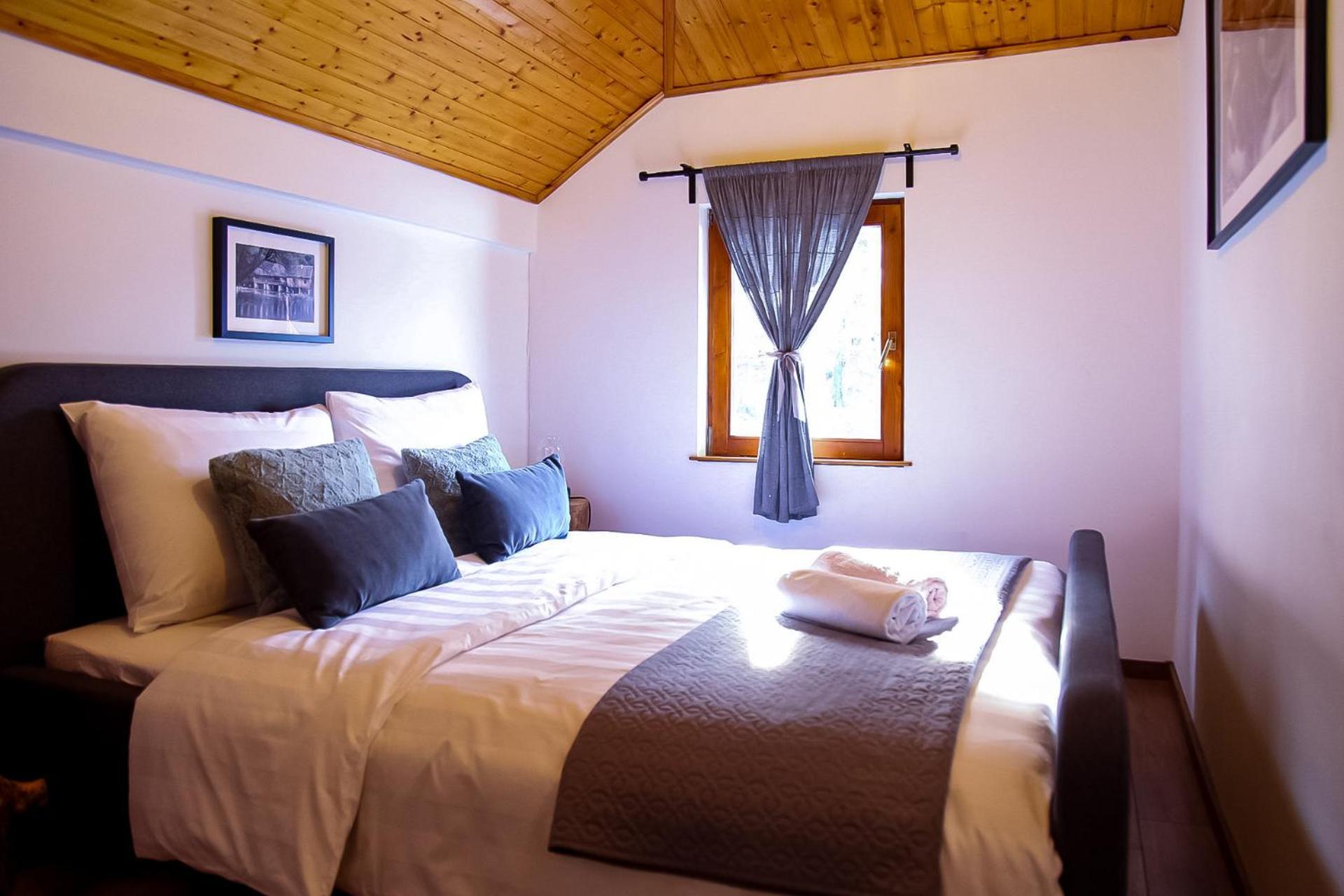 Woodenhouse With Two Apartments โอโทชาส ภายนอก รูปภาพ