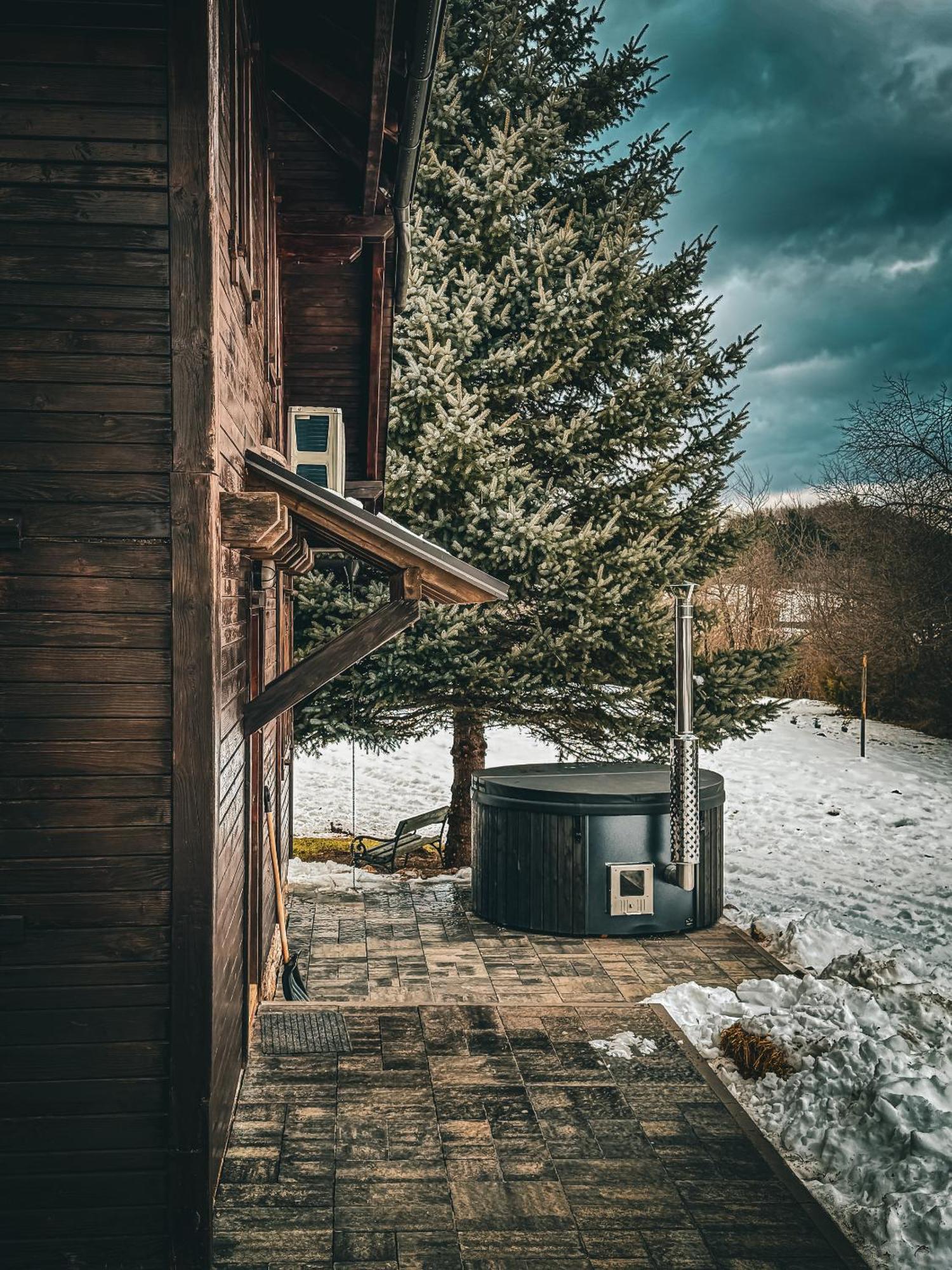 Woodenhouse With Two Apartments โอโทชาส ภายนอก รูปภาพ