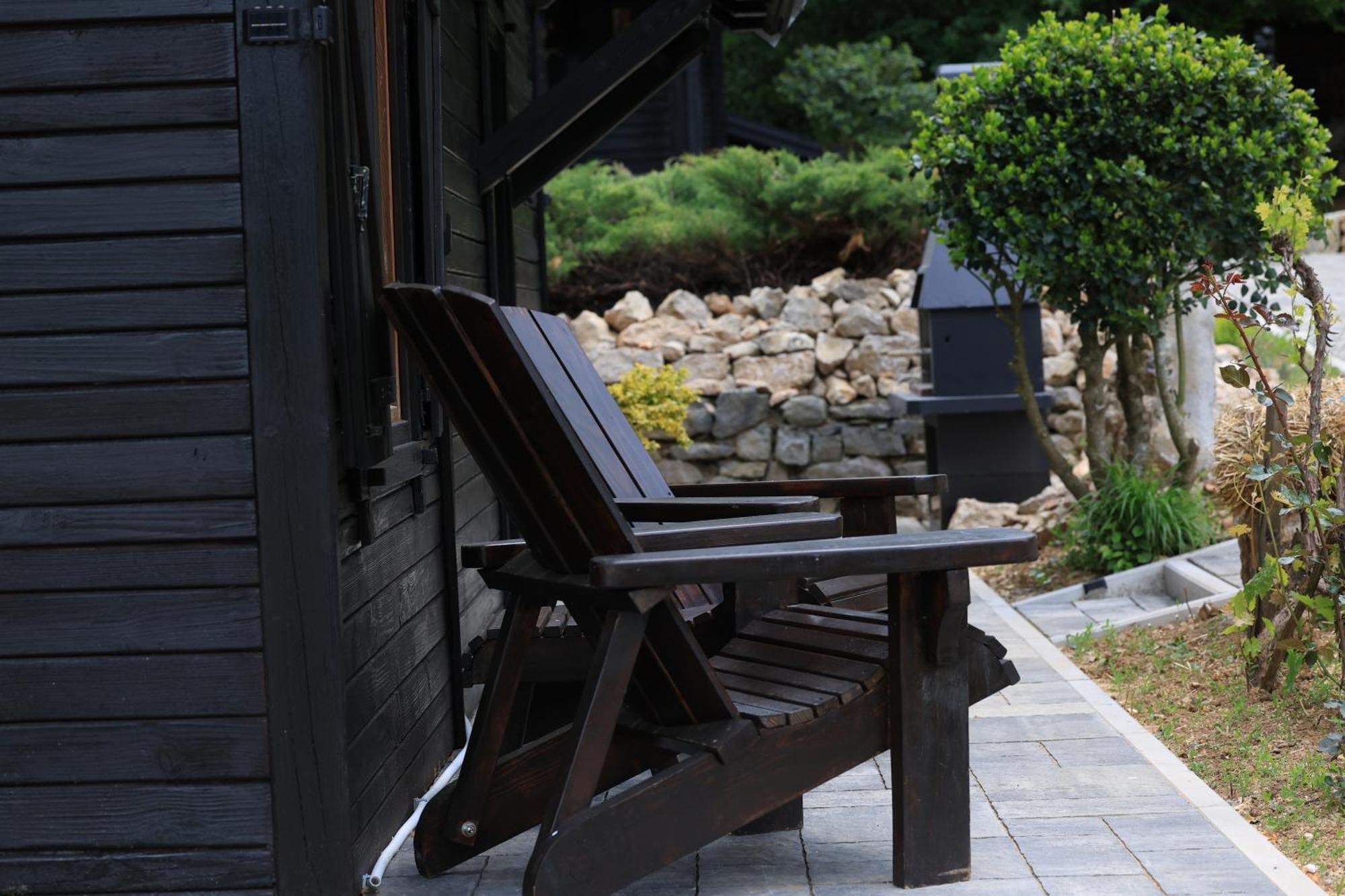 Woodenhouse With Two Apartments โอโทชาส ภายนอก รูปภาพ