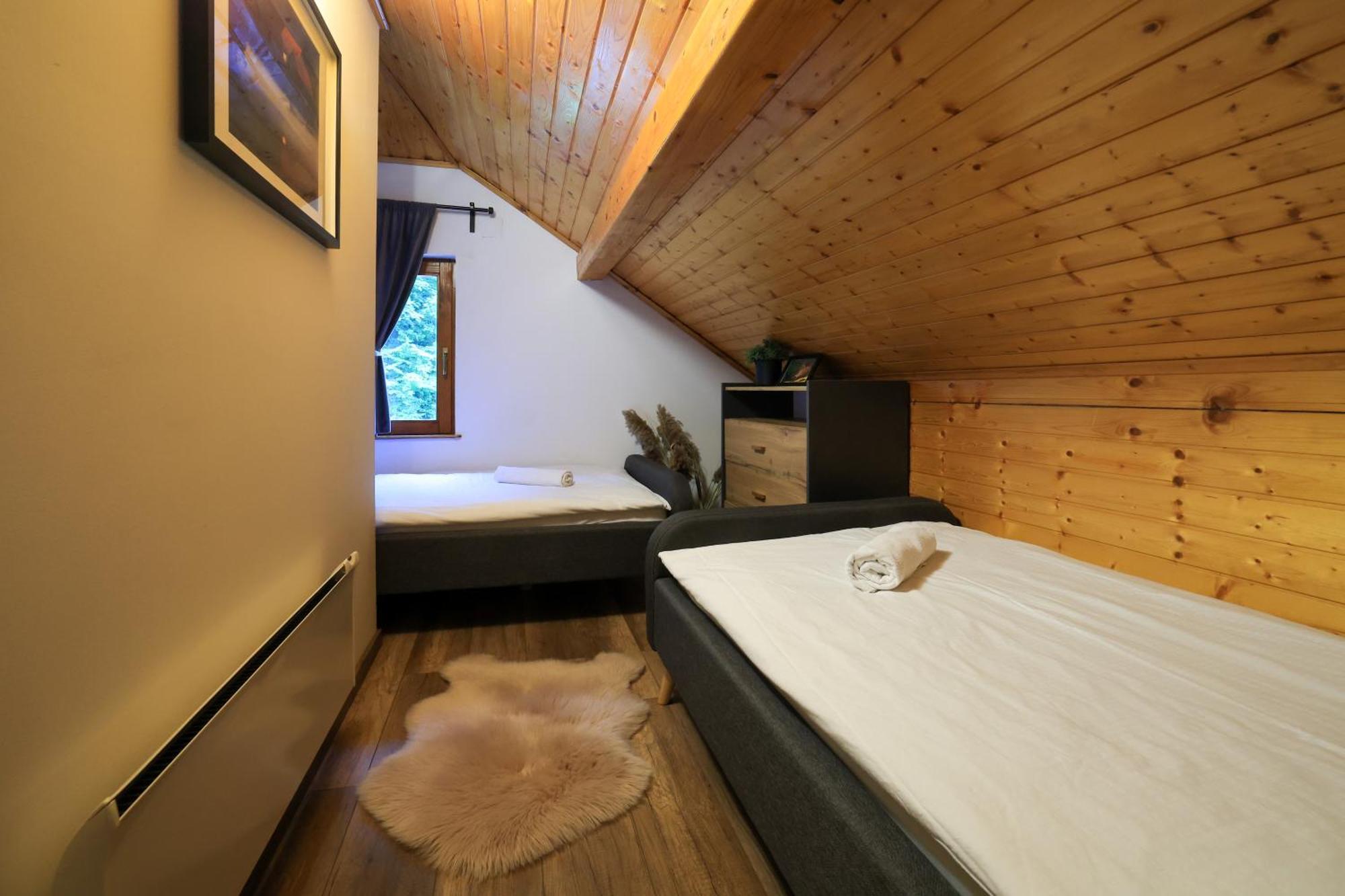Woodenhouse With Two Apartments โอโทชาส ภายนอก รูปภาพ