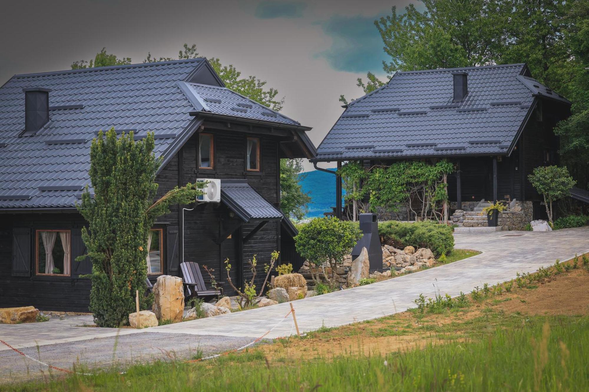 Woodenhouse With Two Apartments โอโทชาส ภายนอก รูปภาพ
